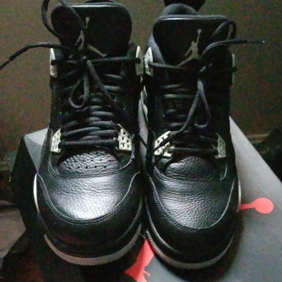 Jordan 4s - Picture 3 of 3
